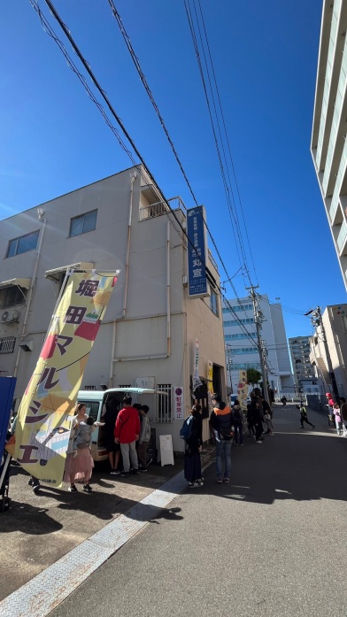 のぼり旗のレビュー写真:イベント開催まで3日しかない段階での注文でしたが、特急便以上のスピードで発送してくださいました。 の…